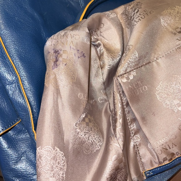 Gently Used Vince Camuto Leather Rectangular Tote. - Picture 7 of 8